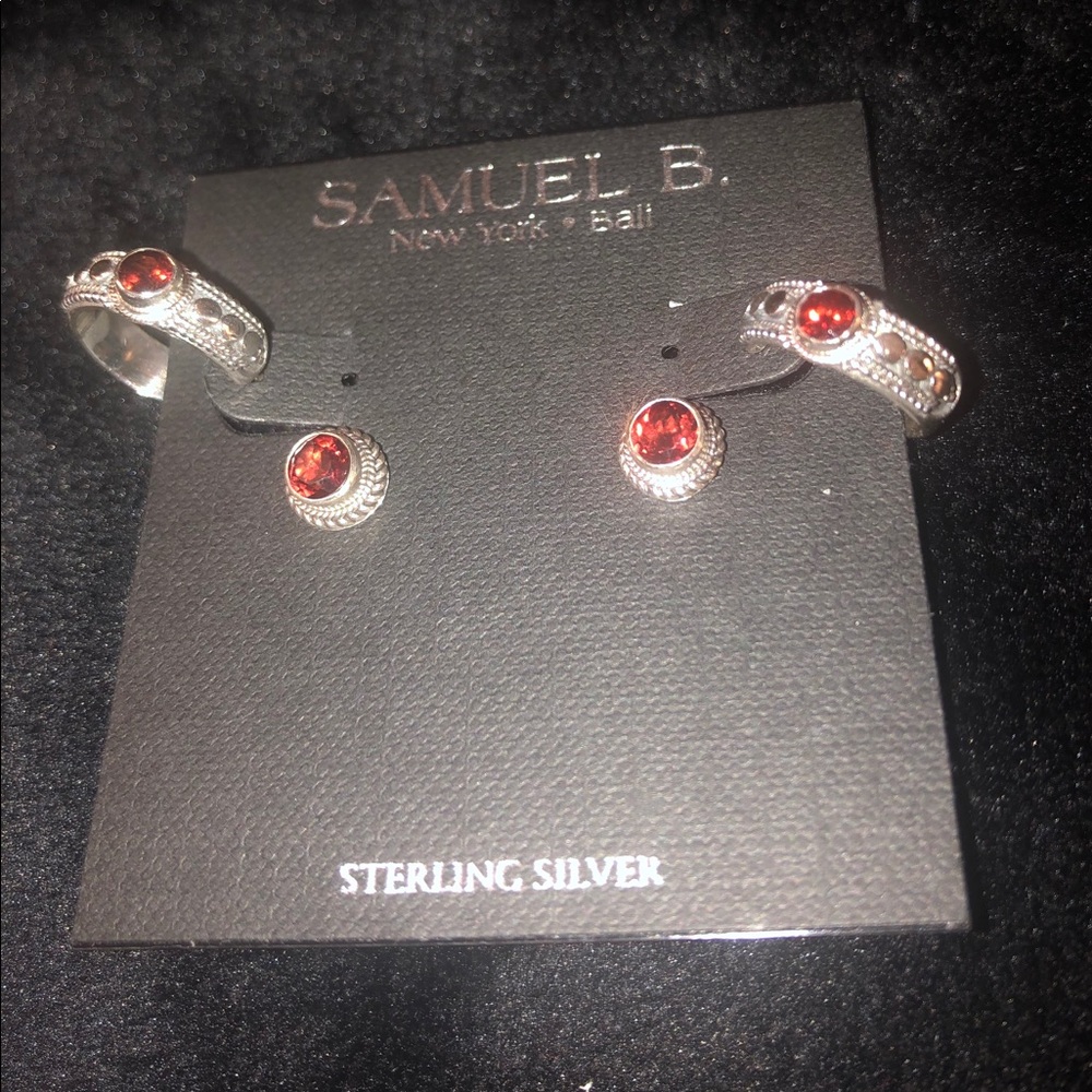 Samuel B set of garnet stud & mini hoop earrings